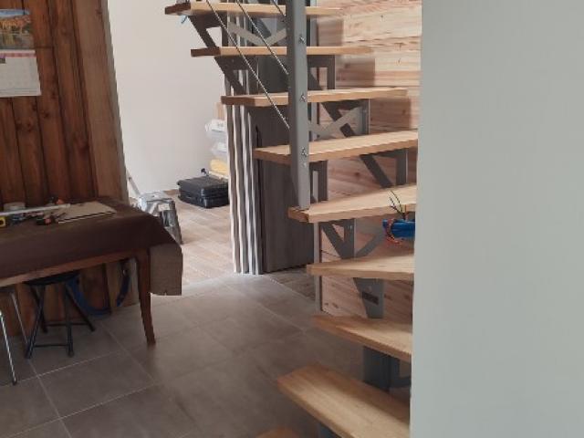 Réalisation d'un escalier quart tournant avec ses garde-corps métal bois à Blain 